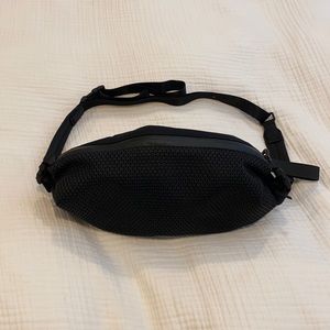 Black Lululemon Fanny Pack
